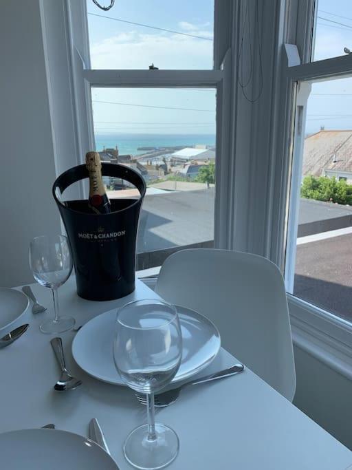 Stunning 2 Bed Apartment With Sea Views, Penzance Eksteriør bilde